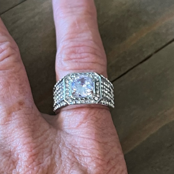 Bling Ring Cubic Zirconia Iced Out Glamorous Solitaire, Women’s Ring, Sz 6 - Picture 5 of 14